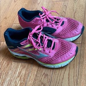 Mizuno running sneakers